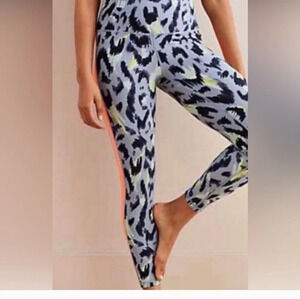 Aerie Chill Play Move High Rise Leopard Leggings Size Small